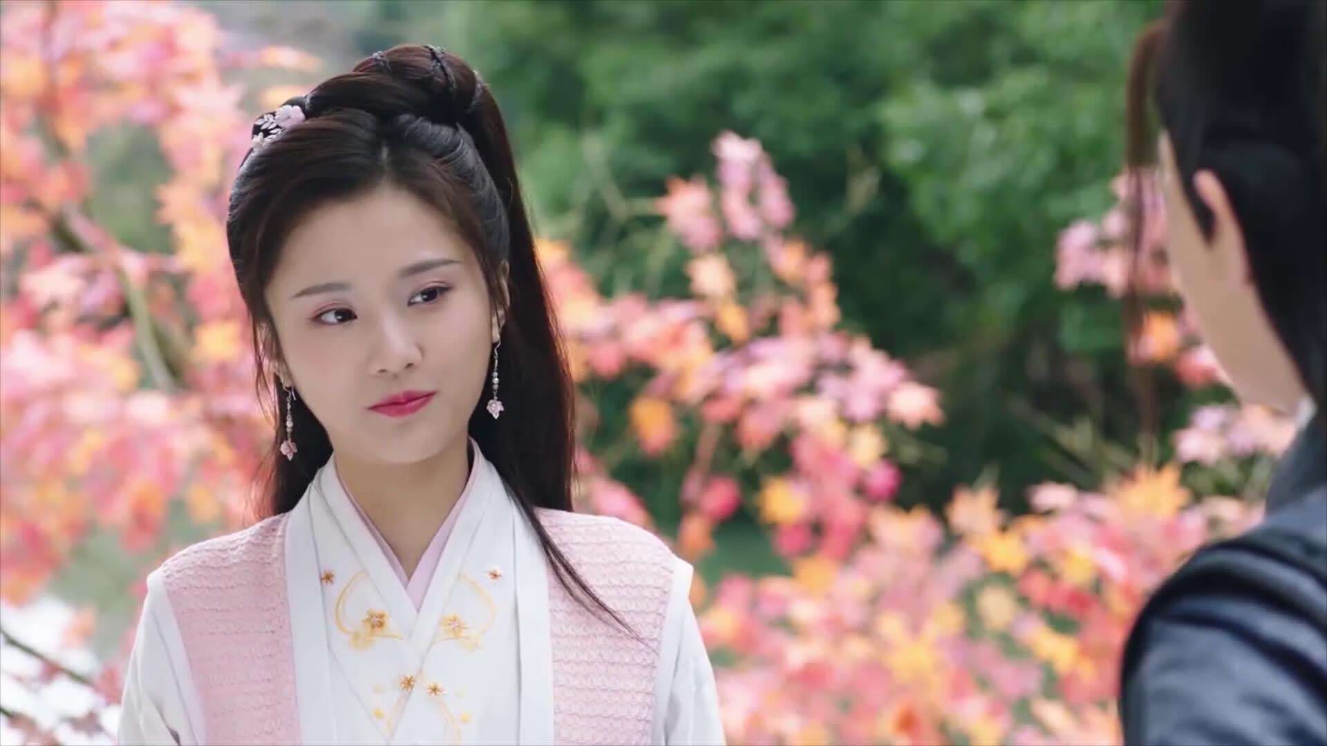 团队风暴与个人英雄，马刺轻取篮网，孙铭徽统治全场，篮球哲思的双重奏