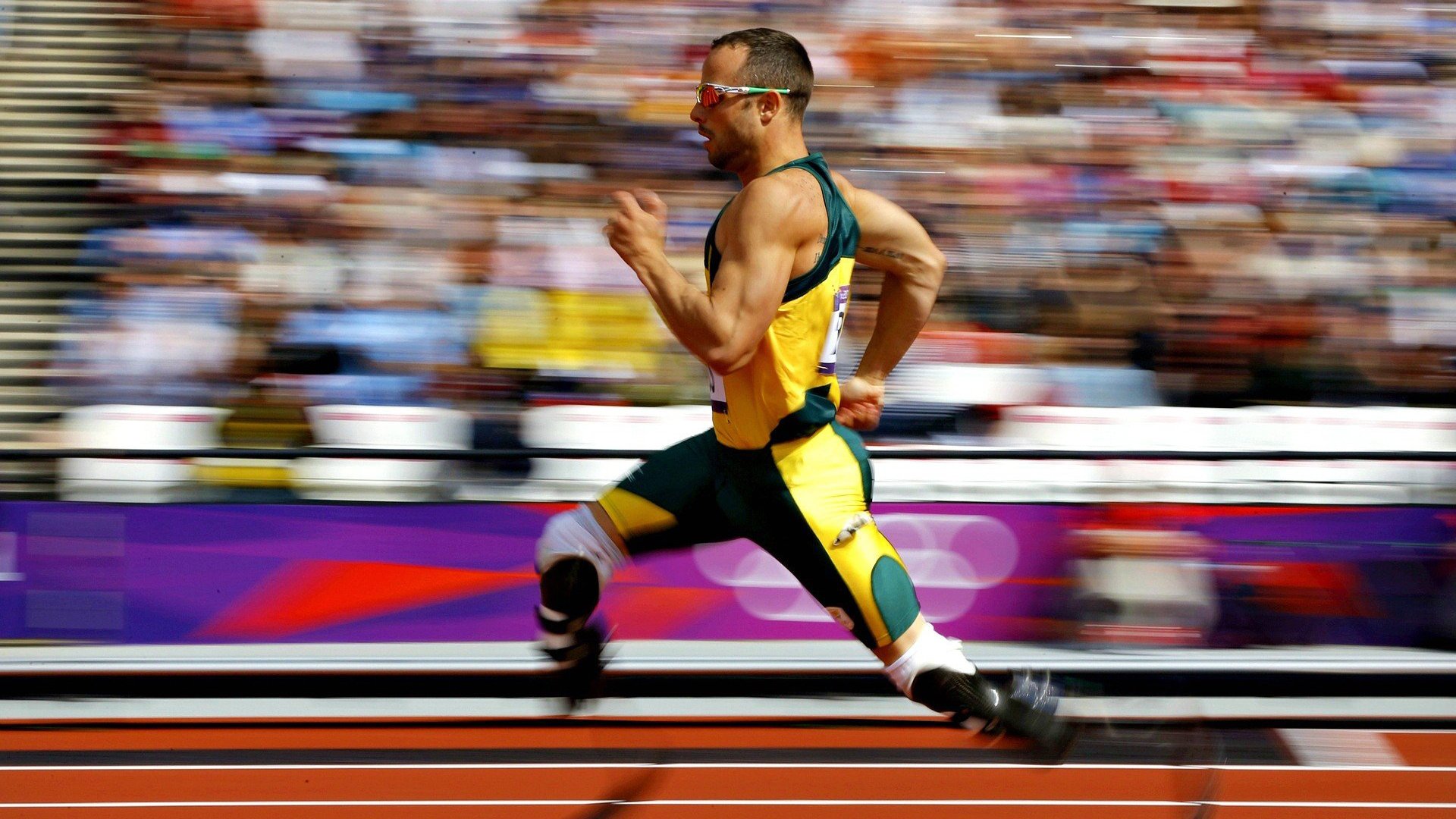 团队淬火与孤独封王，当瑞典险胜希腊，莱万刷新纪录