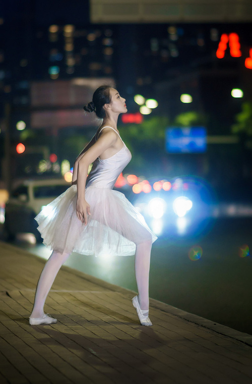 双城记，上海队掀翻金色神话，锡安叩开钢铁大门