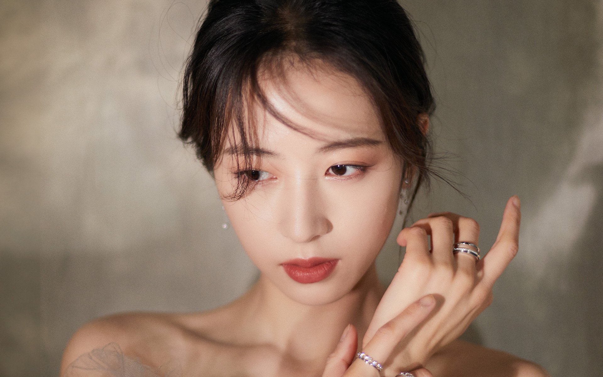 双面王座,克莱的利刃与灰熊的獠牙