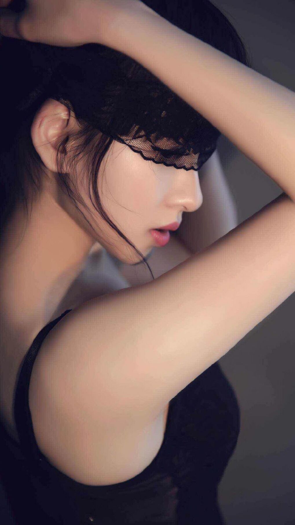 冰冷赛道与燃烧的梦，F1年度争冠之夜，托尼完成第50场出赛里程碑